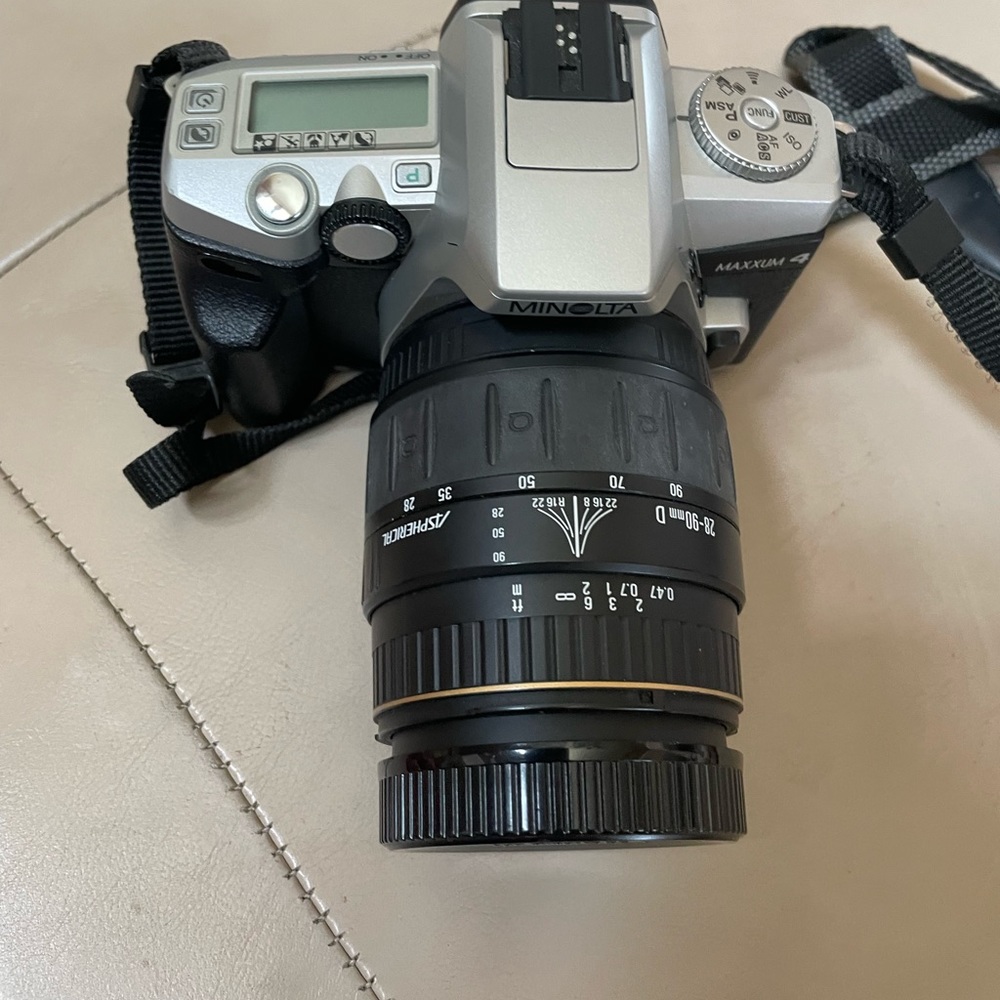 MINOLTA MAXXUM 4 CAMERA & MINOLTA QUANTARAY 28:90mm LENS WITH BAG - Picture 1 of 16